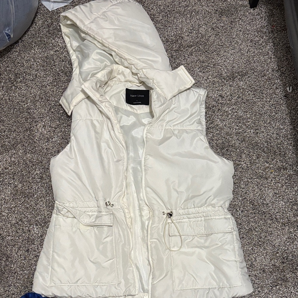 New Look Cream Hooded Puffer Vest